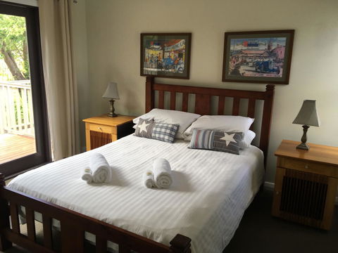 Rowley House - Accommodation ACT 19