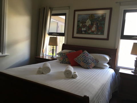 Rowley House - Accommodation ACT 15