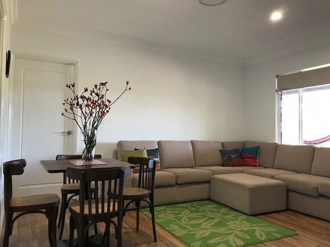 The Mains Guest House 2 Bedroom Farm Stay - Accommodation ACT 11