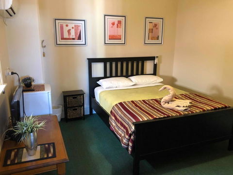 Junction Hotel Moora - Accommodation ACT 5