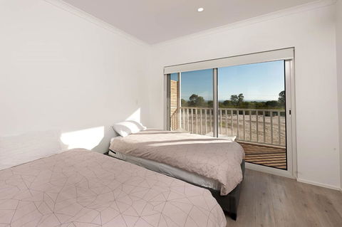 Blue Sky Escapes The Lookout Lancelin - Accommodation ACT 22