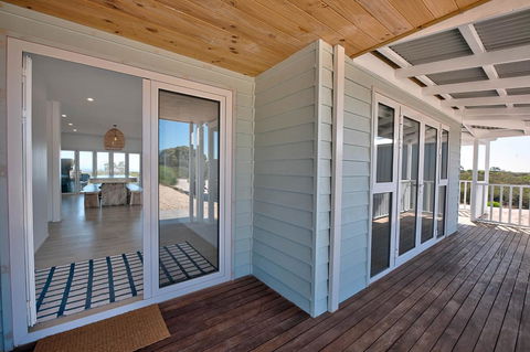 Blue Sky Escapes The Lookout Lancelin - Accommodation ACT 8