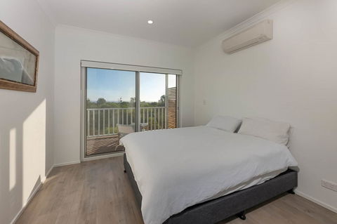 Blue Sky Escapes The Lookout Lancelin - Accommodation ACT 14