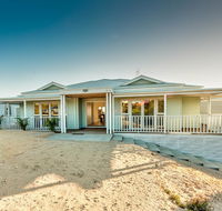 Blue Sky Escapes The Lookout Lancelin - Accommodation ACT