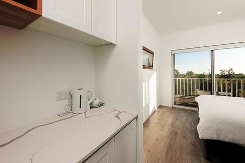 Blue Sky Escapes The Lookout Lancelin - Accommodation ACT 21