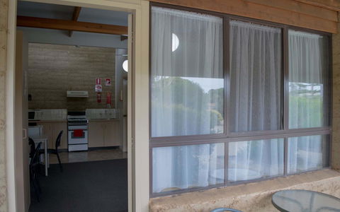 Hopetoun Motel & Chalet Village - Accommodation ACT 22