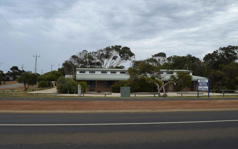 Hopetoun Motel & Chalet Village - Accommodation ACT 18