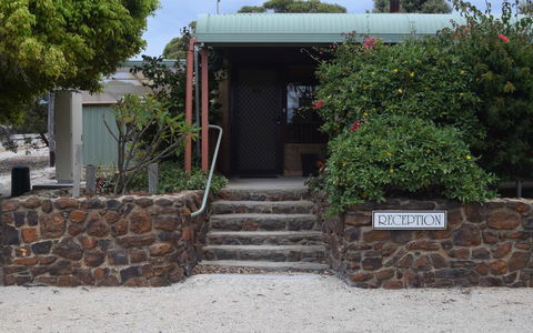 Hopetoun Motel & Chalet Village - Accommodation ACT 9