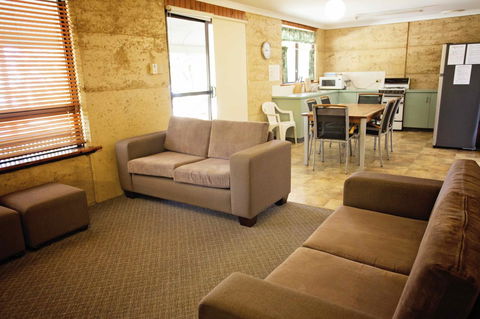 Hopetoun Motel & Chalet Village - Accommodation ACT 8