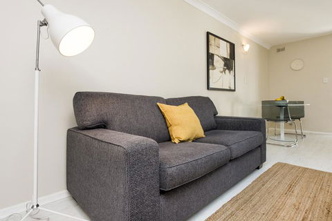 Townshend Rd - Accommodation ACT 40