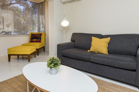 Townshend Rd - Accommodation ACT 37