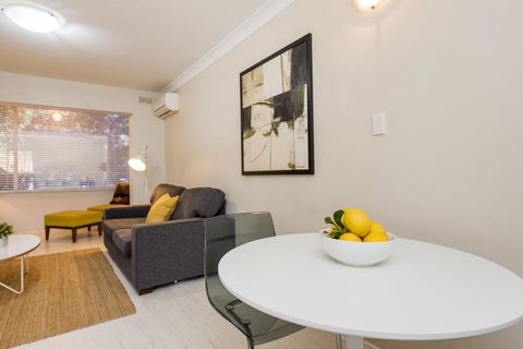 Townshend Rd - Accommodation ACT 33