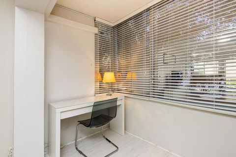 Townshend Rd - Accommodation ACT 9