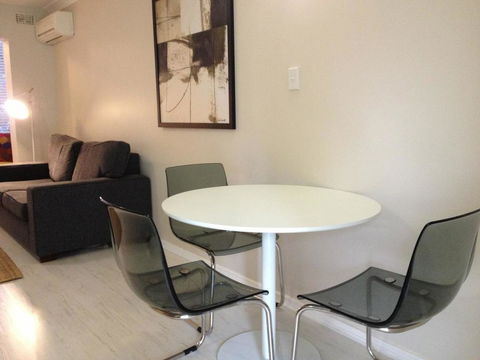 Townshend Rd - Accommodation ACT 4