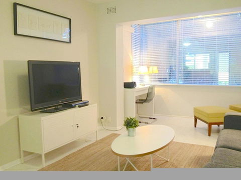 Townshend Rd - Accommodation ACT 8