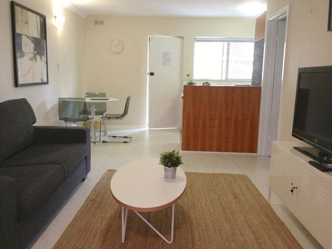 Townshend Rd - Accommodation ACT 6