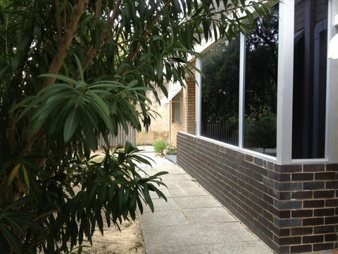 Townshend Rd - Accommodation ACT 28