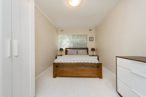 Townshend Rd - Accommodation ACT 20