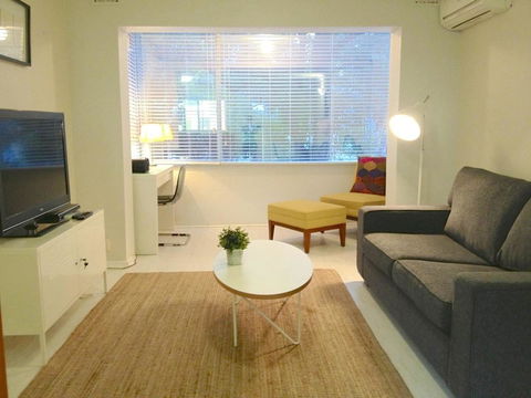 Townshend Rd - Accommodation ACT 10