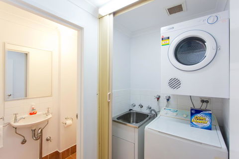 Windows On Pakenham - Accommodation ACT 15