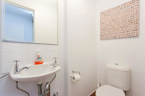 Windows On Pakenham - Accommodation ACT 16