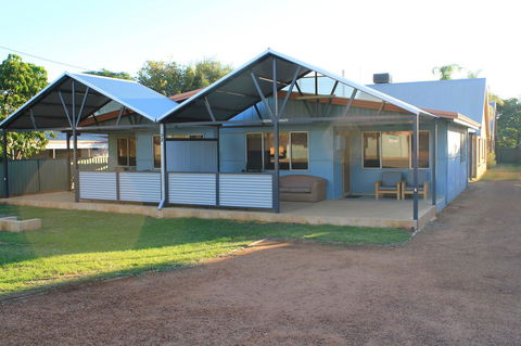 Kestrel Chalets - Accommodation ACT 14