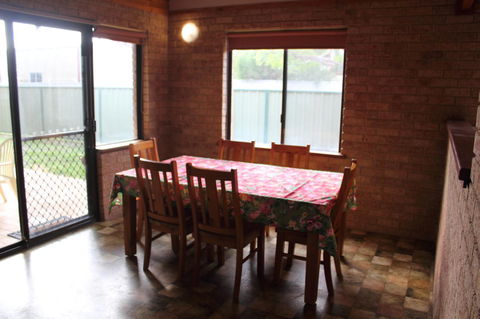 Kestrel Chalets - Accommodation ACT 17