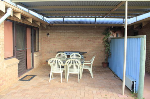Kestrel Chalets - Accommodation ACT 13