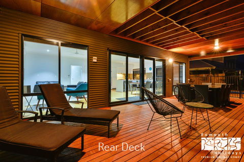 8 Kestrel Place - PRIVATE JETTY & POOL - Accommodation ACT 16