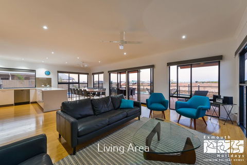8 Kestrel Place - PRIVATE JETTY & POOL - Accommodation ACT 1