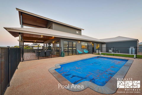 8 Kestrel Place - PRIVATE JETTY & POOL - Accommodation ACT 18