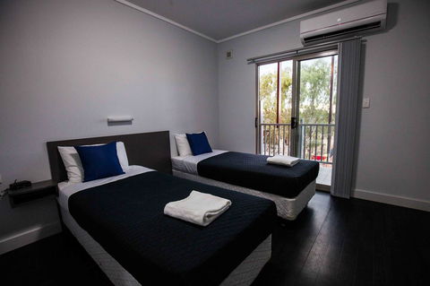 Beadon Bay Hotel - Accommodation ACT 6
