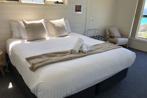 BINALONG BEACH COTTAGE Beachfront At Bay Of Fires Next To Restaurant - Accommodation ACT 6