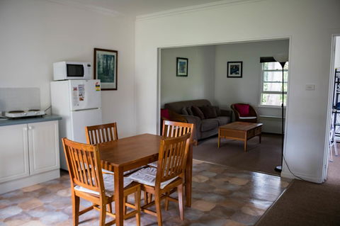 Giants Table And Cottages - Accommodation ACT 17