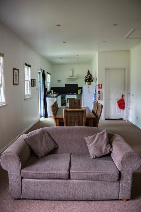 Giants Table And Cottages - Accommodation ACT 5