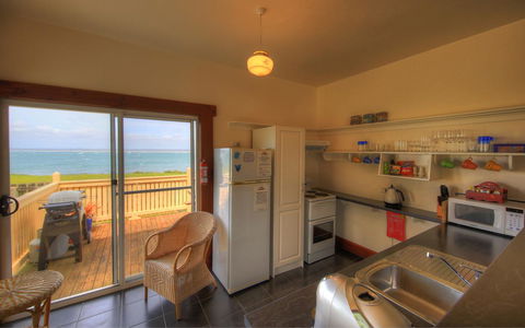 Stanley Village Waterfront Accommodation - Accommodation ACT 19