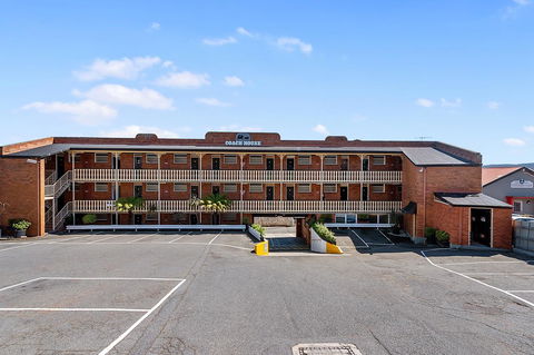 Coach House Launceston - Accommodation ACT 1