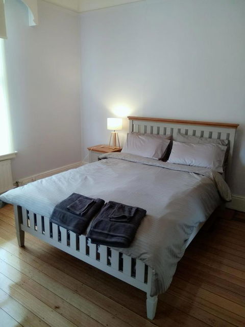 Riverbank Villa - Accommodation ACT 13