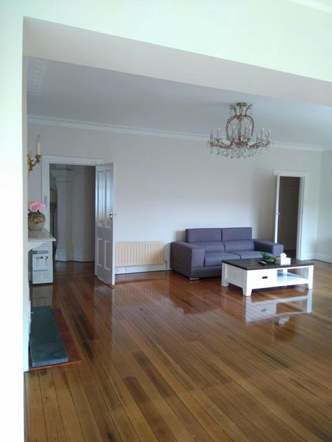 Riverbank Villa - Accommodation ACT 18