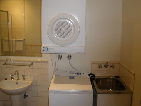 Launceston Central Apartment Hotel Official - Accommodation ACT 23