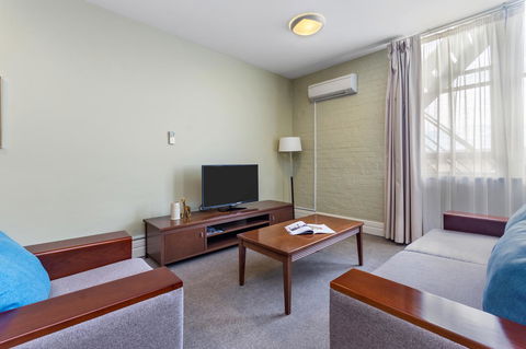 Launceston Central Apartment Hotel Official - Accommodation ACT 14
