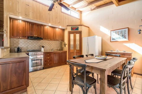 Freycinet Panorama - Accommodation ACT 8