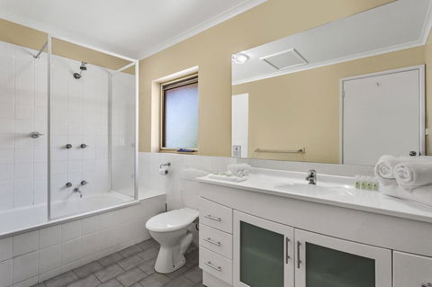 Elphin Serviced Apartments - Accommodation ACT 38