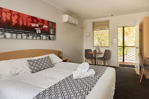 Elphin Serviced Apartments - Accommodation ACT 22