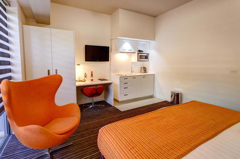 Mantra Charles Hotel - Accommodation ACT 38
