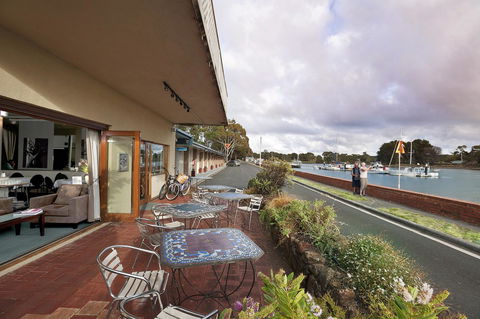 The Waterfront Wynyard - Accommodation ACT 3