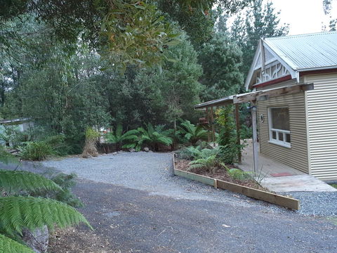 Roland B&B - Accommodation ACT 37