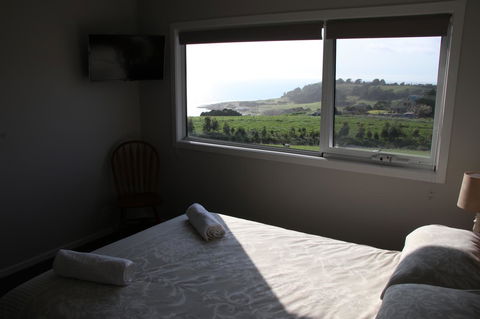 Penguin Seaside Farm - Accommodation ACT 5
