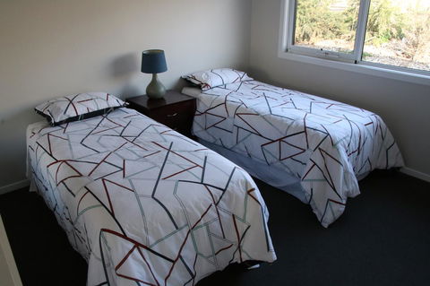 Penguin Seaside Farm - Accommodation ACT 6