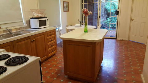 City Townhouse Walking Distance To City - Accommodation ACT 6